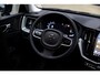 Volvo XC60 T8 Plus Dark AWD | Luchtvering | Leder | Trekhaak | H&K | 360 Ca