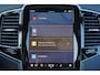 Volvo XC90 T8 Recharge AWD Ultra Bright - Luchtvering - Panorama/schuifdak - IntelliSafe Assist & Surround - 360º Camera - Bowers & Wilkins audio - Adaptieve LED koplampen - Verwarmde voorstoelen, stuur & achterbank - Parkeersensoren voor & achter - Elektr. bedienb. voorstoelen met geheugen - Head up display - Draadloze tel. lader - Extra getint glas - Elektr. inklapbare trekhaak - 21' LMV