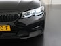 BMW 3-Serie 330e Sport Line | Schuifdak | Harman/Kardon | M Sport onderstel | Zondag Open!