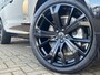 Volvo XC60 T6 Plug-in hybrid AWD Plus Black Edition | Luchtvering | Stoel-/Stuurverwarming | Schuif-/kanteldak | Head up Display | 360 camera | Getint glas | Adaptive cruise Control | Dodehoekdetectie | Keyless entry |