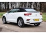 Volkswagen T-Roc Cabrio 1.5 TSI R-Line | CarPlay | DAB | 9481km! | H.leder | Clima | Navi | PDC met camera | Nieuwstaat |