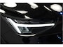 Volvo XC40 1.5 T4 155kW/211pk DCT7 Plug-in hybrid Ultimate Bright PANORAMADAK + HARMAN/KARDON + EL.TREKHAAK + ADAPT.CRUISE + MATRIX LED + LANE ASSIST + LEER/ALCANTARA + STOEL-&STUURVERWARMING + CAMERA + BLIS + EL.STOELEN + PARKSENSOREN V&A + 19" LM-VELGEN!!