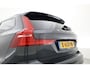 Volvo V60 2.0 T8 390 PK AWD R-Design | Pano-dak | Sportstoelen | HUD | Trekhaak | ACC | Blis | H&K Audio |