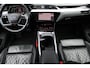 Audi E-tron e-tron 55 quattro advanced 95 kWh - S - line Panoramadak - Head-up display - 21 inch - Bang en Olufsen Dealer onderhouden - Nederlandse auto - Luchtvering - Black pack - Vol leder vol uitgevoerde auto