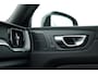 Volvo XC60 2.0 T6 Plug-in hybrid AWD Ultra Black Edition | Facelift | Pano-dak | HUD | H&K Audio | Sportstoelen | ACC | 4x stoel + stuurverw. |