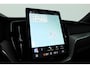 Volvo XC60 2.0 T6 Plug-in hybrid AWD Ultra Black Edition | Facelift | Pano-dak | HUD | H&K Audio | Sportstoelen | ACC | 4x stoel + stuurverw. |