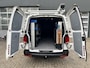 Volkswagen Transporter 2.0 TDI L2H1 Sortimo Kastinrichting Airco Cruise controle Trekhaak 2200kg trekgewicht Imperiaal Schuifdeur Parkeerhulp achter Telefoonverbinding Euro 6 1e eigenaar Sortimo