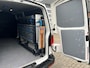 Volkswagen Transporter 2.0 TDI L2H1 Sortimo Kastinrichting Airco Cruise controle Trekhaak 2200kg trekgewicht Imperiaal Schuifdeur Parkeerhulp achter Telefoonverbinding Euro 6 1e eigenaar Sortimo
