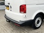 Volkswagen Transporter 2.0 TDI L2H1 Sortimo Kastinrichting Airco Cruise controle Trekhaak 2200kg trekgewicht Imperiaal Schuifdeur Parkeerhulp achter Telefoonverbinding Euro 6 1e eigenaar Sortimo