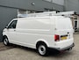 Volkswagen Transporter 2.0 TDI L2H1 Sortimo Kastinrichting Airco Cruise controle Trekhaak 2200kg trekgewicht Imperiaal Schuifdeur Parkeerhulp achter Telefoonverbinding Euro 6 1e eigenaar Sortimo