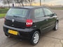 Volkswagen Fox 1.2 Trendline 3-Drs Stuurbekrachtiging Audio-CD/Mp3 LMV 14" Colorpakket ABS Getint glas 2 x Airbag Nieuwe Apk!