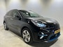 Kia e-Niro DynamicPlusLine 64 kWh 3-Fase | Navigatie/Android/Apple Carplay | Schuifdak | LM Velgen 17" | Adap Cruise Control | Achteruitrijcamera |