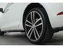 Volkswagen Golf 1.4 TSI PHEV GTE | LED | Camera | Leder | Memory | Sfeer Verlichting | Digital Cockpit | BLIS | Keyless | Stoelverwarming | Camera | Clima | 18'' Lichtmetalen Velgen