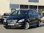 Mercedes-Benz B-klasse 160 Business Class AUTOMAAT/HALF LEER/PDC/CRUISE/STOELVERWARMING/APK NIEUW BIJ AFLEVERING!