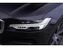 Volvo V90 B5 Ultimate Bright Semi Elek Trekhaak | Parkeerverwarming | Adaptieve Cruise Control | Verwarmbare Voorstoelen + Stuurwiel | Keyless Entry