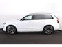 Volvo XC90 T8 Recharge AWD Ultra Dark - Luchtvering - Panorama/schuifdak - IntelliSafe Assist & Surround - 360º Camera - Bowers & Wilkins audio - Verwarmde voorstoelen, stuur & achterbank - Parkeersensoren voor & achter - Elektr. bedienb. voorstoelen met geheugen - Geventileerde voorstoelen - Head up display - Draadloze tel. lader - Extra getint glas - Elektr. inklapbare trekhaak - 21' LMV