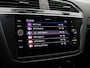 Volkswagen Tiguan 1.4 TSI eHybrid R-Line Business+ | Elektrische trekhaak | PHEV | Climate control achter | Apple Carplay |
