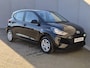 Hyundai i10 1.0 Premium Handgeschakeld / Fabrieksgarantie tot 09-2029 / Stuur en Stoel verwarming / Achteruitrijcamera / Navigatie via Apple Carplay/Android Auto / Cruise control / Airco /