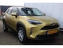 Toyota Yaris Cross 1.5 Hybrid Automaat All season banden l Adaptief cruise control l Navi l Apple/Android carplay l Armsteun l Elektrisch inklapbare buitenspiegels l Climate control l Achteruitrijcamera l VDL auto
