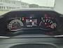 Peugeot 2008 1.2 130PK PureTech | Allure Pack | Achteruitrijcamera | 16 Inch LMV | Parkeersensoren achter | Dakrails | Half leder / stoffen bekleding | Achteruitrijcamera | Apple Carplay/Android Auto|telefoonintegratie premium | Armsteun voor