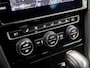 Volkswagen Golf 1.5 TSI R-Line Sport 150Pk Automaat (APPLE CARPLAY, GROOT NAVI, CLIMATE, STOELVERWARMING, ALCANTARA, DYNAMISCHE KNIPPERLICHTEN, ADAPTIVE CRUISE, PARKEERSENSOREN, LED KOPLAMPEN, GETINT GLAS, NIEUWSTAAT)