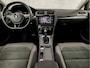 Volkswagen Golf 1.5 TSI R-Line Sport 150Pk Automaat (APPLE CARPLAY, GROOT NAVI, CLIMATE, STOELVERWARMING, ALCANTARA, DYNAMISCHE KNIPPERLICHTEN, ADAPTIVE CRUISE, PARKEERSENSOREN, LED KOPLAMPEN, GETINT GLAS, NIEUWSTAAT)