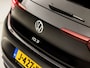Volkswagen ID.3 First Plus 58 kWh 204Pk Automaat (APPLE CARPLAY, GROOT NAVI, CAMERA, STUUR/STOELVERWARMING, KEYLESS, GETINT GLAS, ADAPTIVE CRUISE, ZWART HEMEL, NIEUWSTAAT)