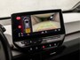 Volkswagen ID.3 First Plus 58 kWh 204Pk Automaat (APPLE CARPLAY, GROOT NAVI, CAMERA, STUUR/STOELVERWARMING, KEYLESS, GETINT GLAS, ADAPTIVE CRUISE, ZWART HEMEL, NIEUWSTAAT)