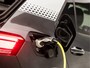 Volkswagen ID.3 First Plus 58 kWh 204Pk Automaat (APPLE CARPLAY, GROOT NAVI, CAMERA, STUUR/STOELVERWARMING, KEYLESS, GETINT GLAS, ADAPTIVE CRUISE, ZWART HEMEL, NIEUWSTAAT)