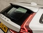Volvo V60 2.0 B3 Sport 177Pk Automaat (APPLE CARPLAY, GROOT NAVI, TREKHAAK, CAMERA, SPORTSTOELEN, ADAPTIVE CRUISE, LED KOPLAMPEN, NIEUWSTAAT)