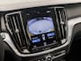 Volvo V60 2.0 B3 Sport 177Pk Automaat (APPLE CARPLAY, GROOT NAVI, TREKHAAK, GETINT GLAS, CAMERA, SPORTSTOELEN, ADAPTIVE CRUISE, LED KOPLAMPEN, NIEUWSTAAT)
