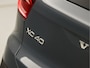 Volvo XC40 1.5 T5 Twin Engine Inscription 262Pk Automaat (APPLE CARPLAY, GROOT NAVI, LEDER, STOELVERWARMING, SPORTSTOELEN, ADAPTIVE CRUISE, ELEK ACHTERKLEP, NIEUWSTAAT)