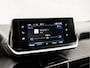 Peugeot 2008 1.2 PureTech Allure Sport Automaat (APPLE CARPLAY, GROOT NAVI, LEDER, ZWART HEMEL, 360 CAMERA, SPORTSTOELEN, GETINT GLAS, CRUISE, NIEUWSTAAT)