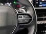 Peugeot 2008 1.2 PureTech Allure Sport Automaat (APPLE CARPLAY, GROOT NAVI, LEDER, ZWART HEMEL, 360 CAMERA, SPORTSTOELEN, GETINT GLAS, CRUISE, NIEUWSTAAT)