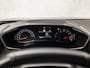 Peugeot 2008 1.2 PureTech Allure Sport Automaat (APPLE CARPLAY, GROOT NAVI, LEDER, ZWART HEMEL, 360 CAMERA, SPORTSTOELEN, GETINT GLAS, CRUISE, NIEUWSTAAT)