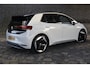 Volkswagen ID.3 First Max 58 kWh | Trekhaak | LED | Comf. Stoelen | Panoramadak