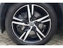 Volvo XC40 T5 Recharge R-Design | Pilot Assist | BLIS | Stoelverwarming | Parkeercamera | Glossy Black | Keyless