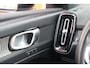 Volvo XC40 T5 Recharge R-Design | Pilot Assist | BLIS | Stoelverwarming | Parkeercamera | Glossy Black | Keyless