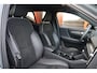 Volvo XC40 T5 Recharge R-Design | Pilot Assist | BLIS | Stoelverwarming | Parkeercamera | Glossy Black | Keyless