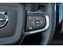 Volvo EX40 Performance Ultra 82 kWh - Panorama/schuifdak - IntelliSafe Assist & Surround - 360º Camera - Harman/Kardon audio - Verwarmde voorstoelen, stuur & achterbank - Parkeersensoren voor & achter - Elektr. bedienb. voorstoelen met geheugen links - Draadloze tel. lader - Warmtepomp - Extra getint glas - Elektr. inklapbare trekhaak - 19' LMV