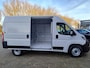 Fiat Ducato L2H2 2.2 BlueHDI 180pk 3.5t HEAVY | BPM vrij | NAVI | Multimedia | Apple CarPlay | Android Auto | Achteruitrijcamera | Parkeersensoren achter | Dode hoek detectie | Digital cockpit | Stuurwielbediening | Inklapbare buitenspiegels | Bestuurdersstoel comfort | Armsteun | Bank voorpassagiers | Airbags | Verzwaarde vering | Zware variant | Reservewiel | N403779
