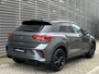 Volkswagen T-Roc 1.5 TSI 150 PK R-Line / Digital Cockpit Pro / Elektrisch Achterklep / Black Style / IQ Light / Achteruitrijcamera / 18''LMV **