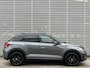 Volkswagen T-Roc 1.5 TSI 150 PK R-Line / Digital Cockpit Pro / Elektrisch Achterklep / Black Style / IQ Light / Achteruitrijcamera / 18''LMV **