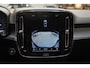 Volvo XC40 B4 Plus Dark Mild Hybrid 197pk | 2000 kg trekgewicht | Trekhaak | Stuur & Stoelverwarming | Pilot Assist | Elektrische Achterklep | Elektrische Stoelen | Google Services | Harman Kardon |