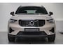 Volvo XC40 B4 Plus Dark Mild Hybrid 197pk | 2000 kg trekgewicht | Trekhaak | Stuur & Stoelverwarming | Pilot Assist | Elektrische Achterklep | Elektrische Stoelen | Google Services | Harman Kardon |