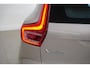 Volvo XC40 B4 Plus Dark Mild Hybrid 197pk | 2000 kg trekgewicht | Trekhaak | Stuur & Stoelverwarming | Pilot Assist | Elektrische Achterklep | Elektrische Stoelen | Google Services | Harman Kardon |