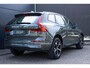 Volvo XC60 T6 Plug-in hybrid AWD Essential | Stoel-/ stuurwielverwarming | Adaptive cruise control | BLIS | Extra getint glas | Parkeersensoren voor + achter | 21 inch. lichtmetalen velgen | Apple Carplay / Android Auto