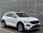 Volkswagen T-Roc 1.5 TSI 150PK DSG R-Line / Panorama dak / Digital Cockpit Pro / Elektrisch Achterklep /  Afneembare  Trekhaak / Achteruitrijcamera / 17''LMV **