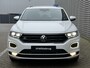 Volkswagen T-Roc 1.5 TSI 150PK DSG R-Line / Panorama dak / Digital Cockpit Pro / Elektrisch Achterklep /  Afneembare  Trekhaak / Achteruitrijcamera / 17''LMV **