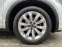 Volkswagen T-Roc 1.5 TSI 150PK DSG R-Line / Panorama dak / Digital Cockpit Pro / Elektrisch Achterklep /  Afneembare  Trekhaak / Achteruitrijcamera / 17''LMV **
